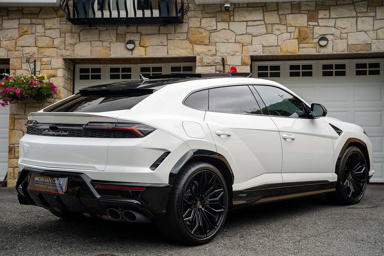 Lamborghini Urus view 18