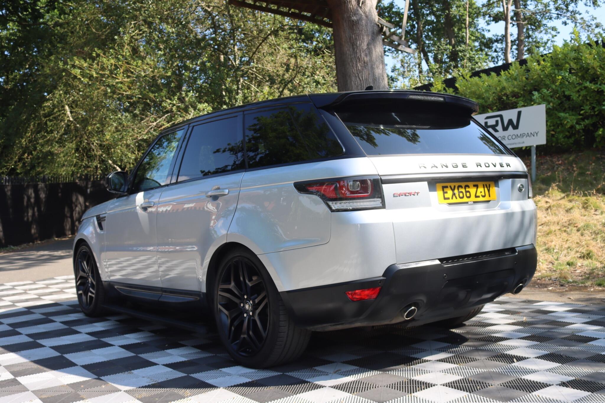 Land Rover Range Rover Sport view 13
