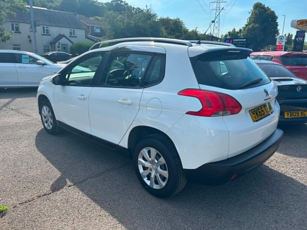 Peugeot 2008 view 4