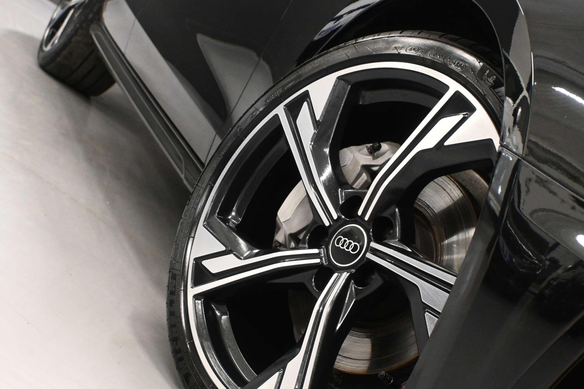 Audi A4 view 12