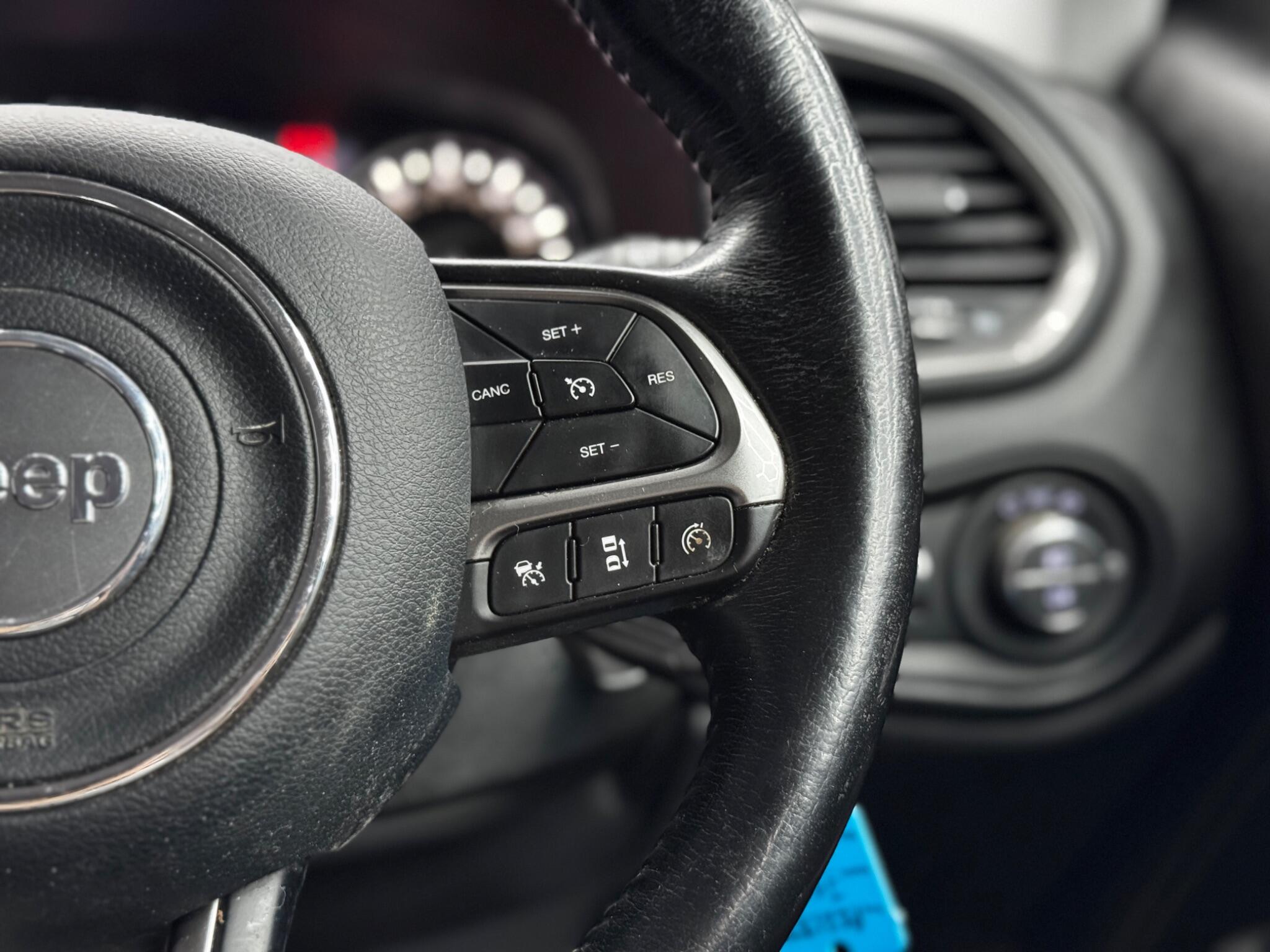 Jeep Renegade view 21