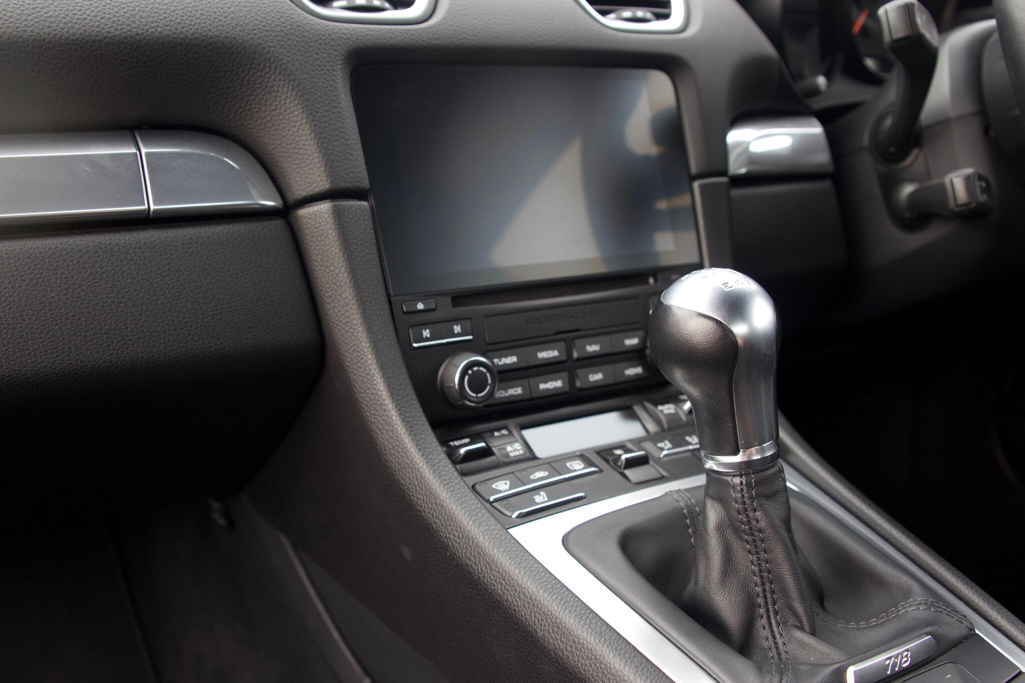 Porsche Cayman view 7