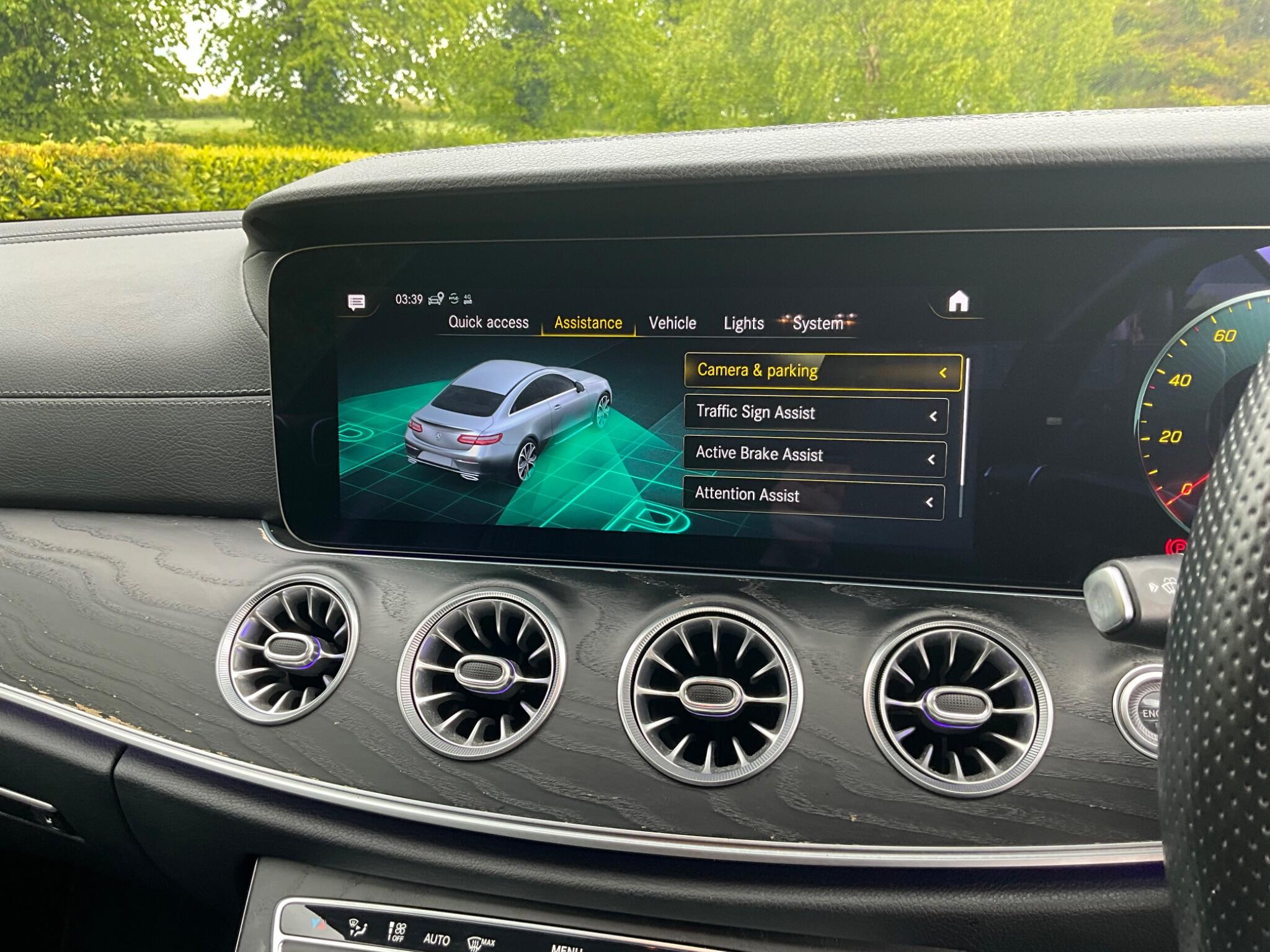 Mercedes-Benz E Class view 31