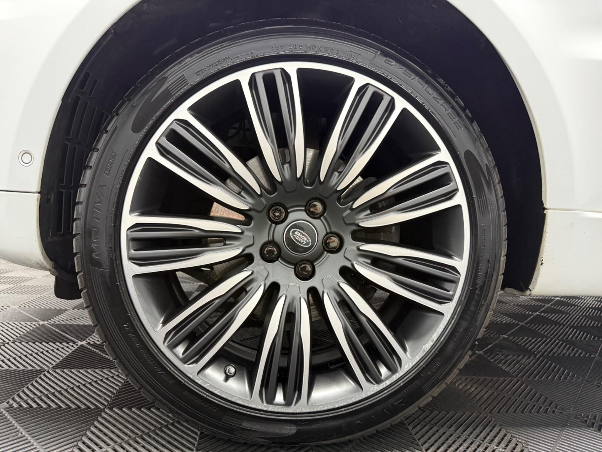 Land Rover Range Rover Sport view 37