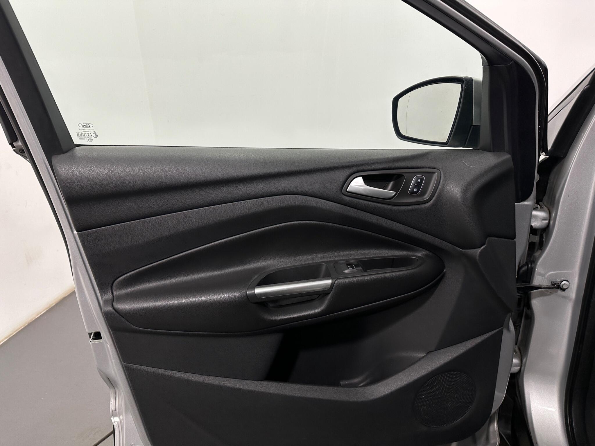 Ford Kuga view 36