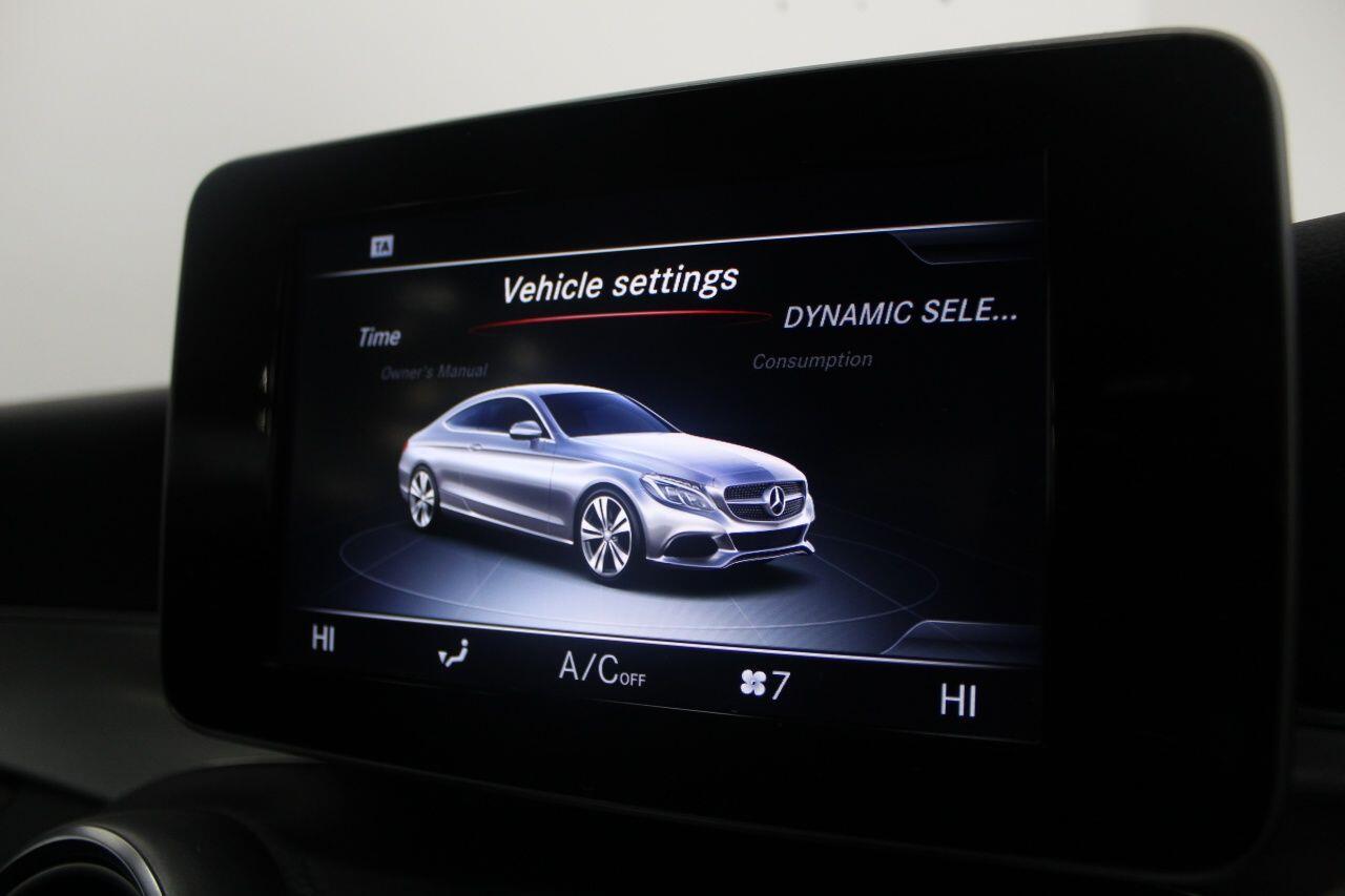 Mercedes-Benz C-Class view 36
