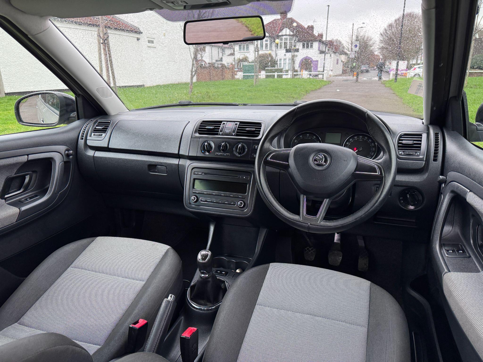 2013 Skoda Fabia image 16