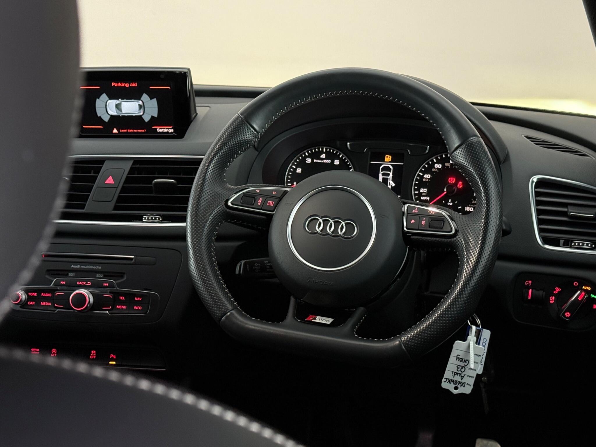 Audi Q3 view 15