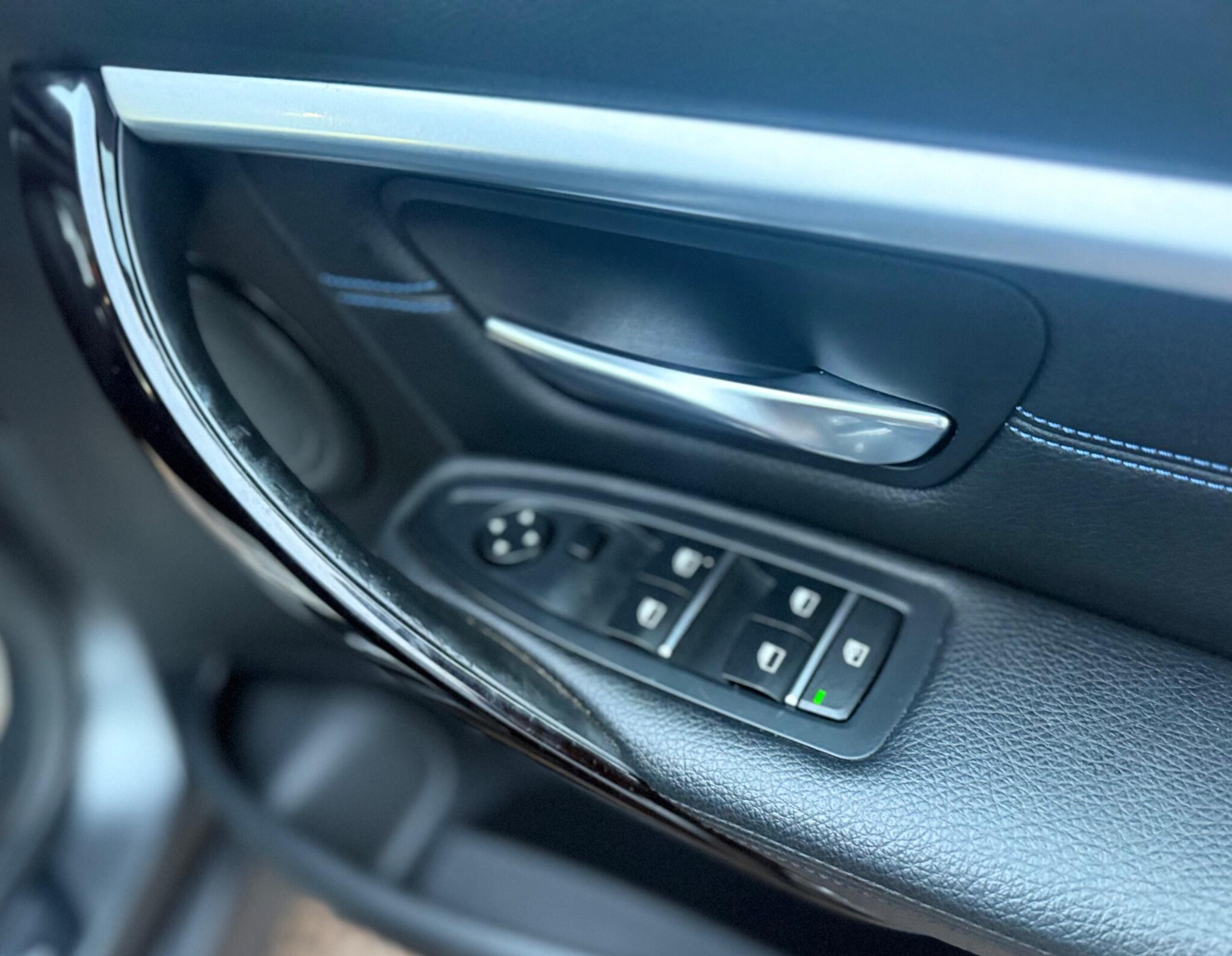 BMW 3 Series view 19