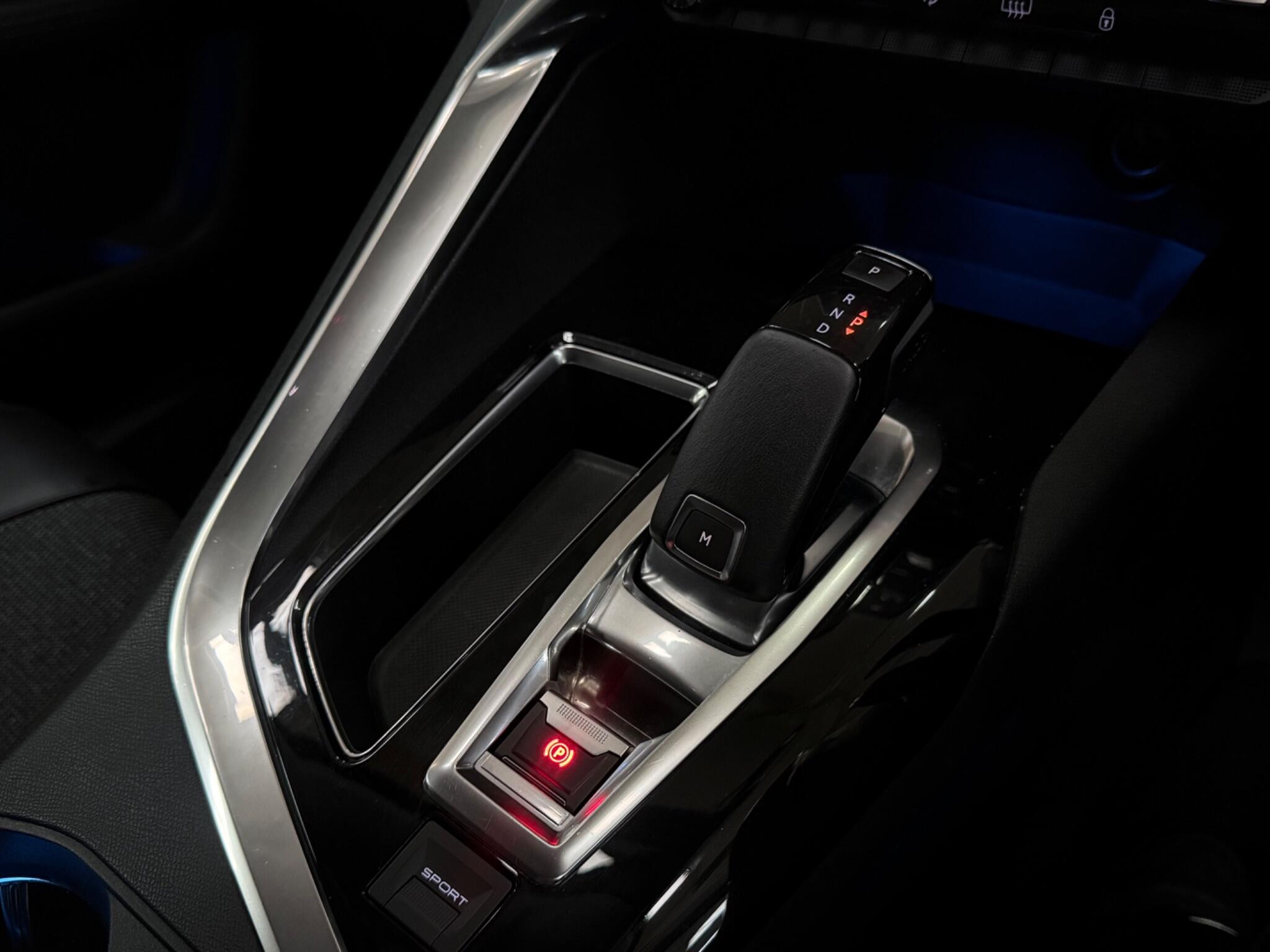 Peugeot 3008 view 17