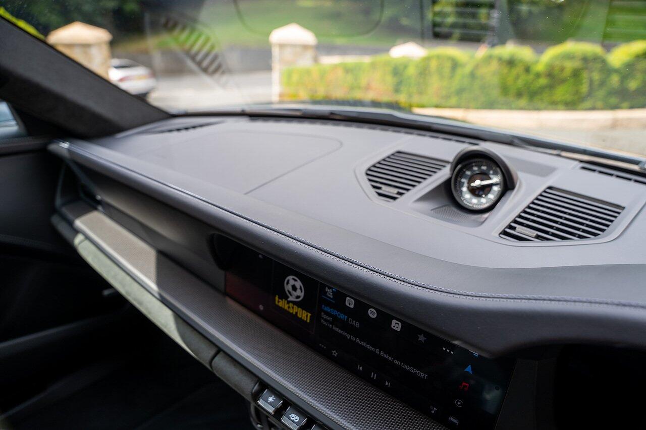 Porsche 911 view 66