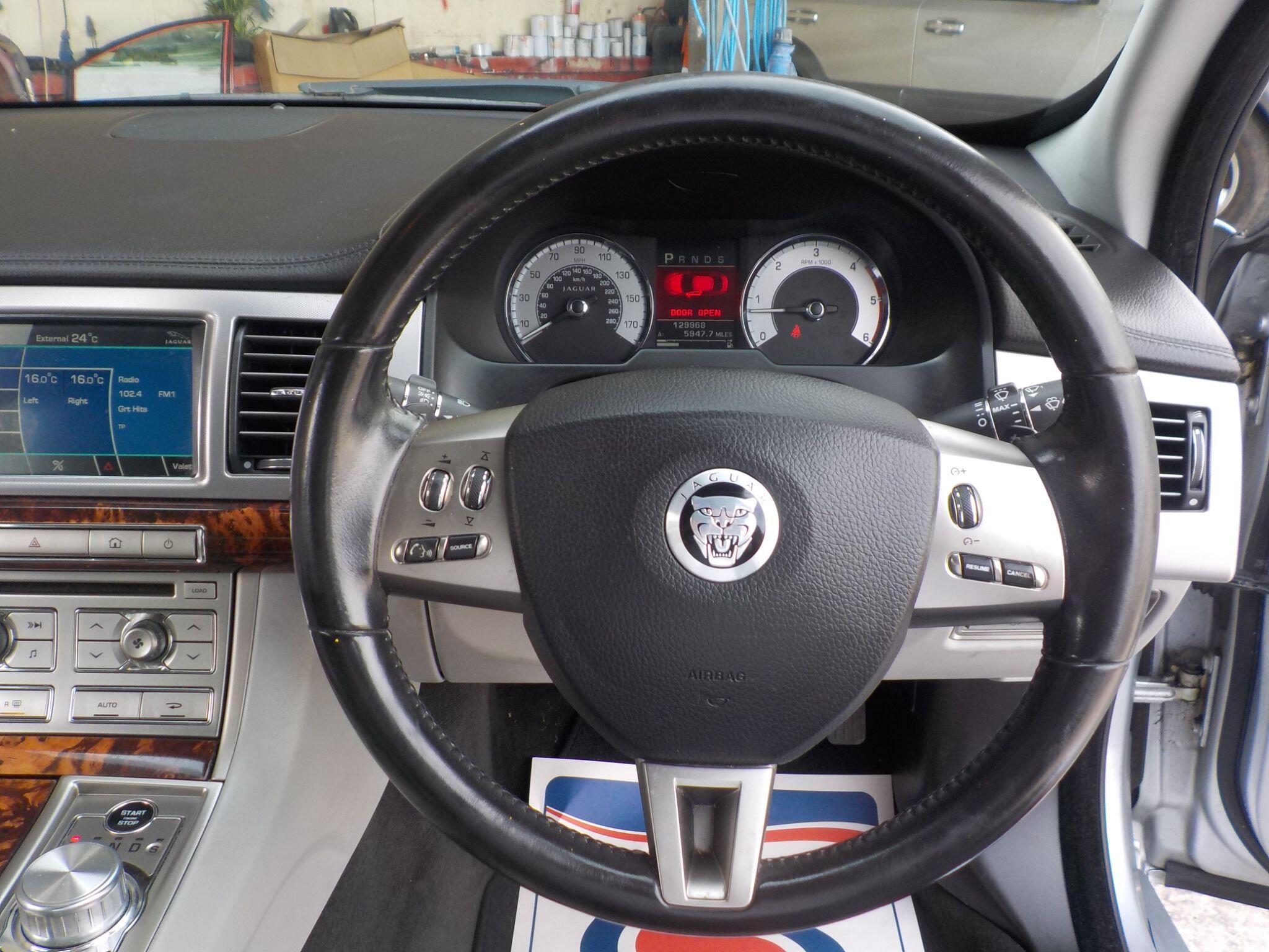 Jaguar XF 3.0d V6 Luxury Auto Euro 5 4dr