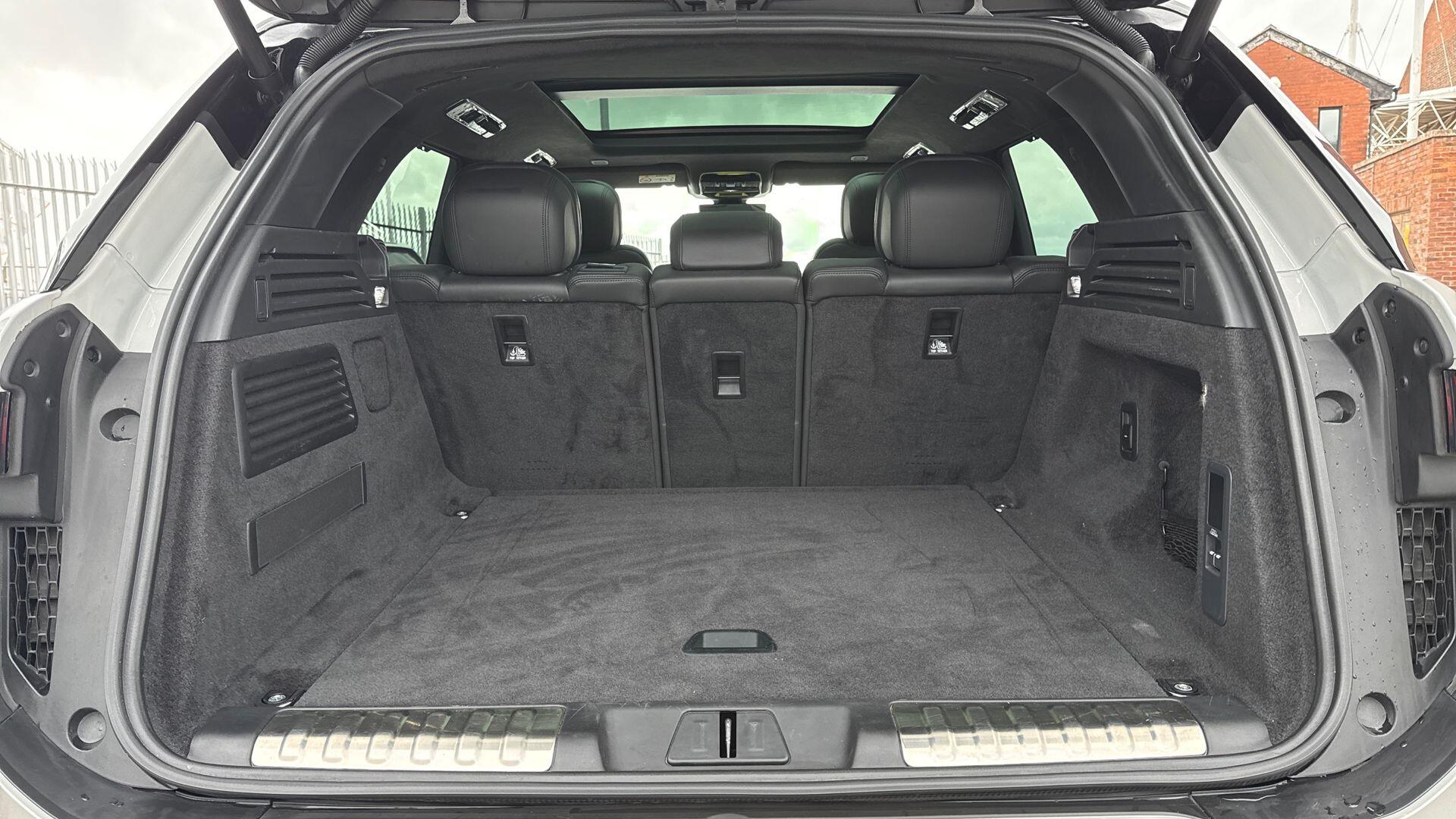 Land Rover Range Rover Sport view 10