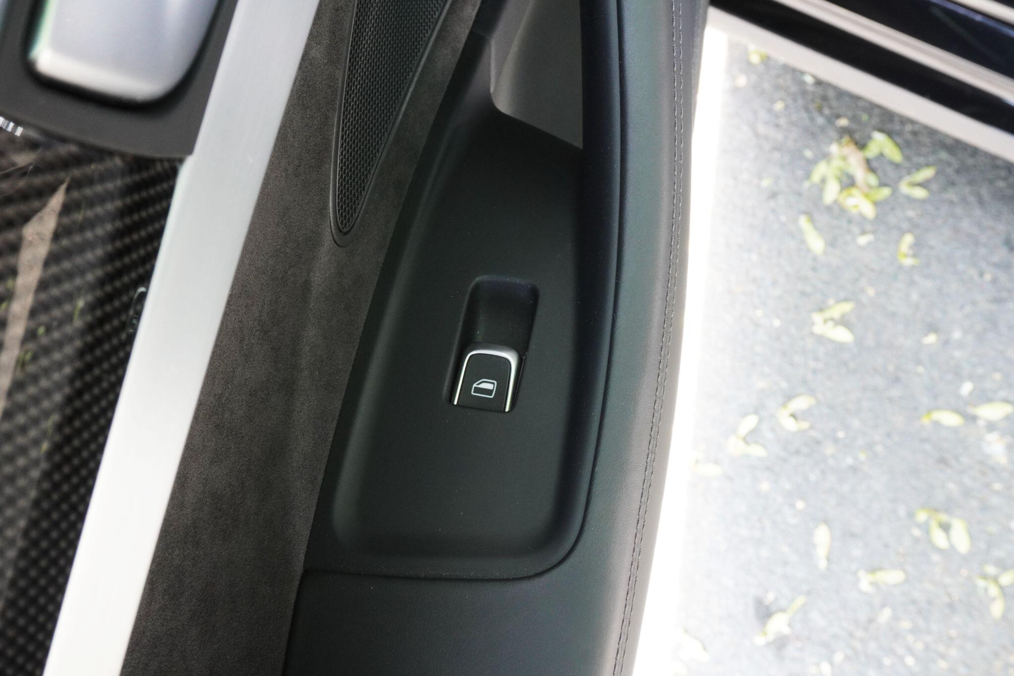 Audi S8 view 70