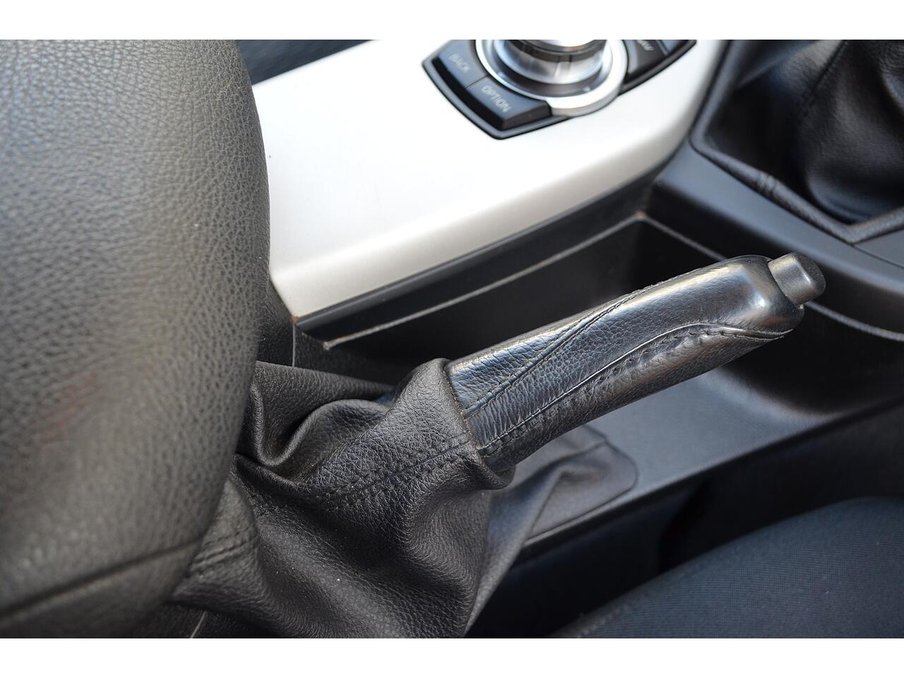 BMW 1 Series view 24