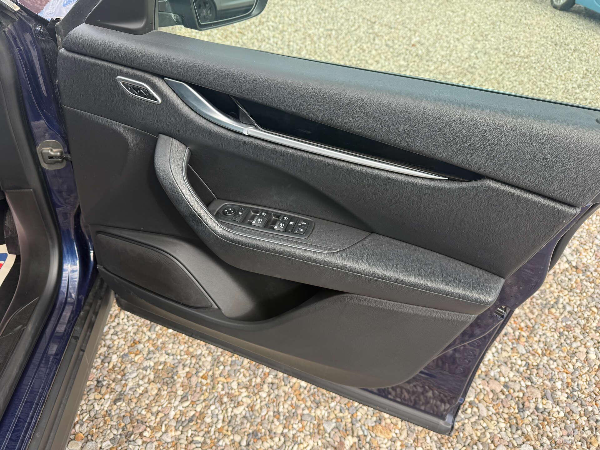 Maserati Levante view 19