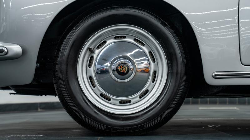 Porsche 356 view 13