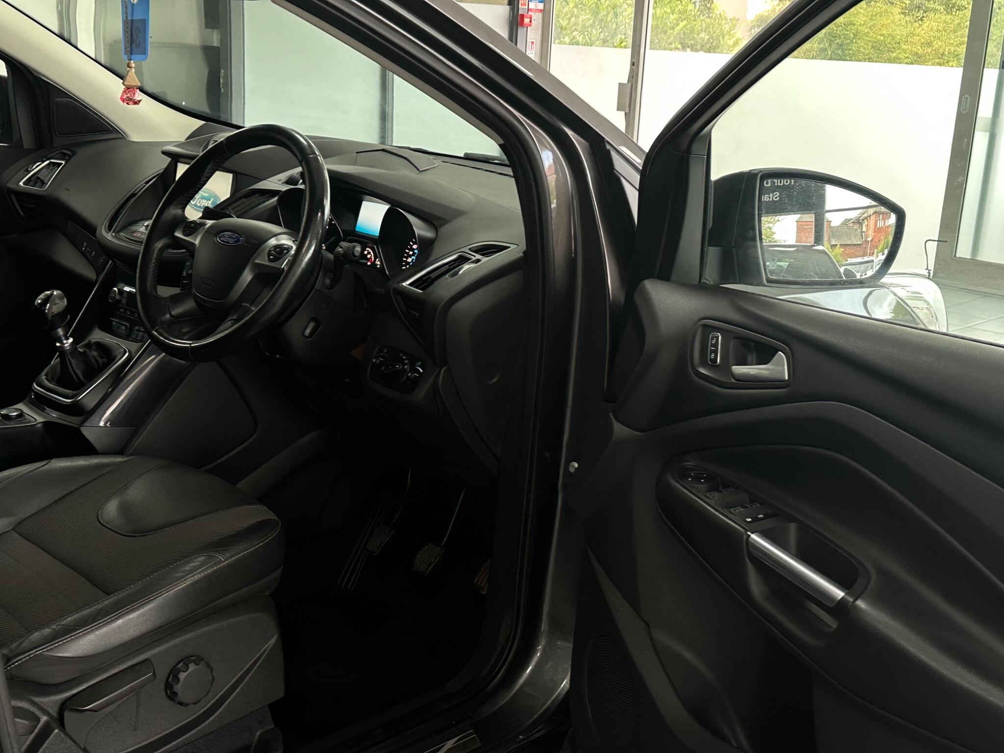 Ford Kuga view 14