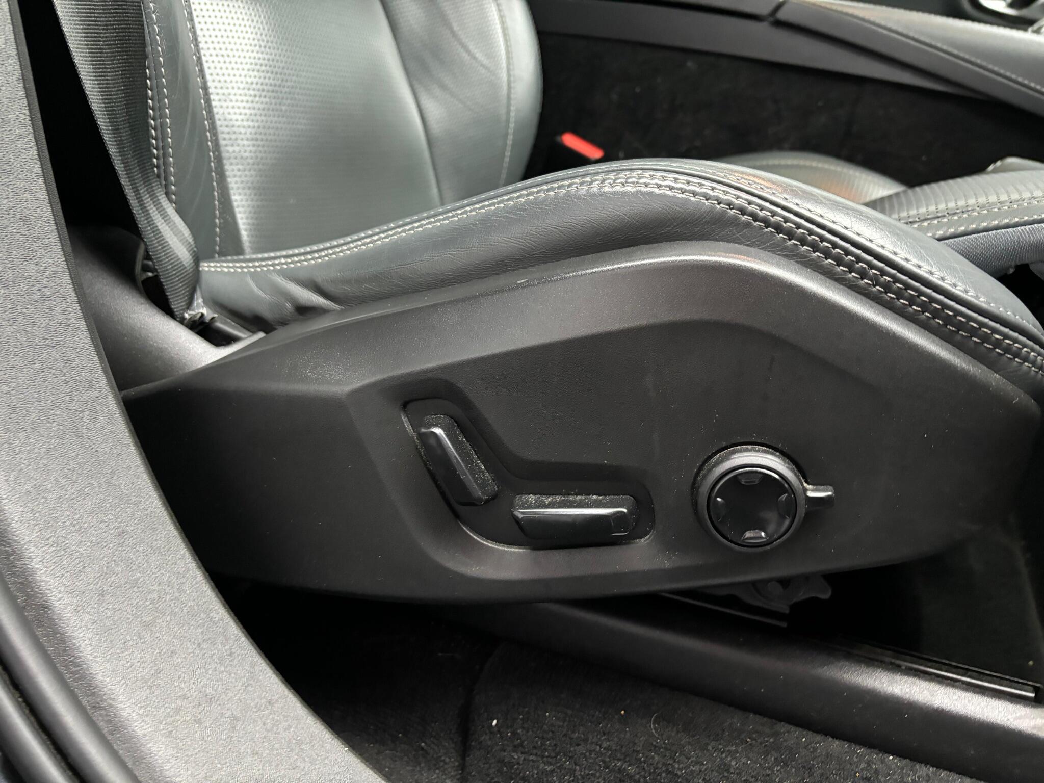 Volvo XC90 view 37