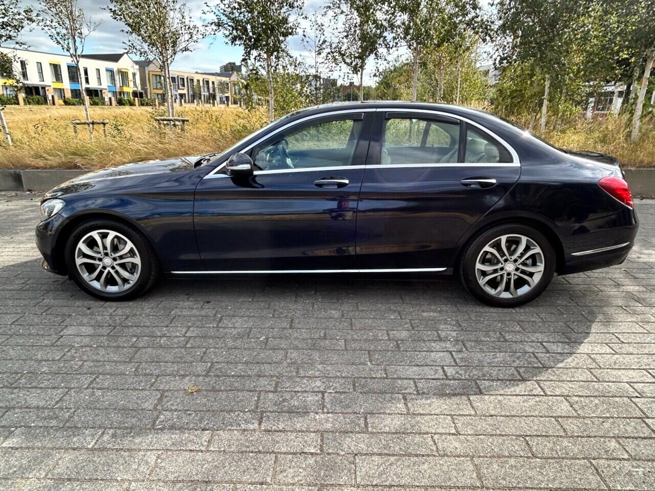 Mercedes-Benz C-Class view 11