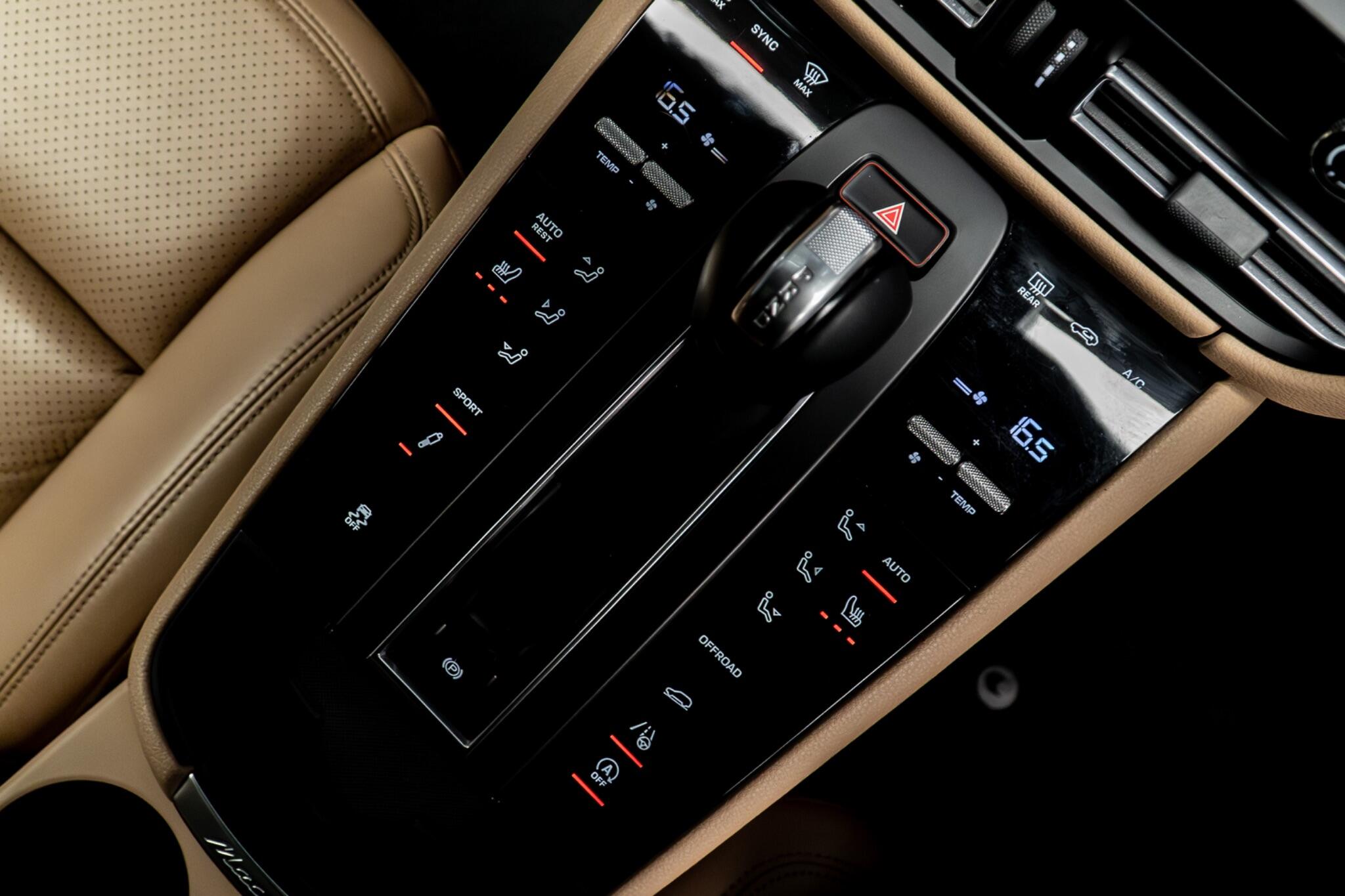 Porsche Macan view 41