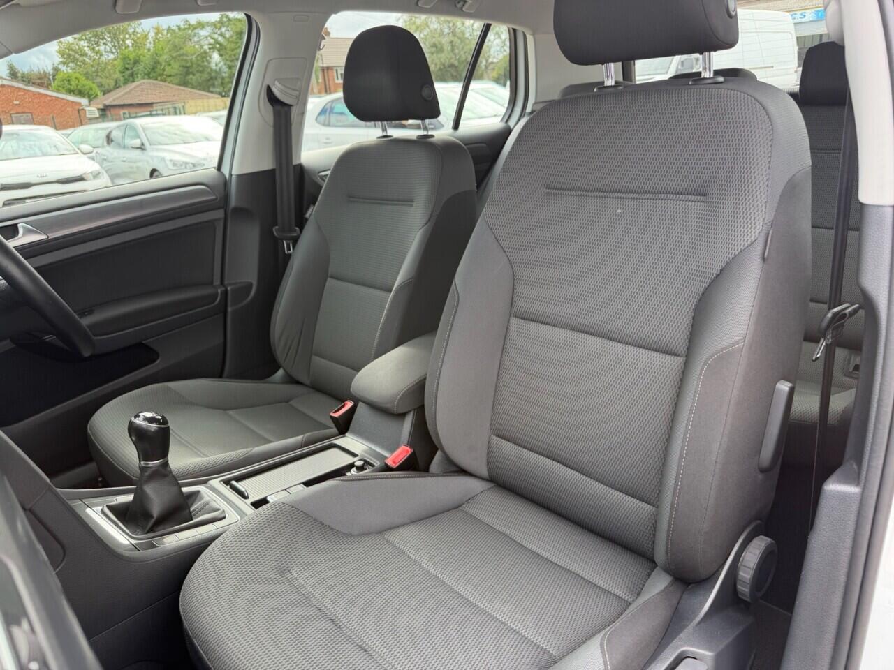 Volkswagen Golf view 32