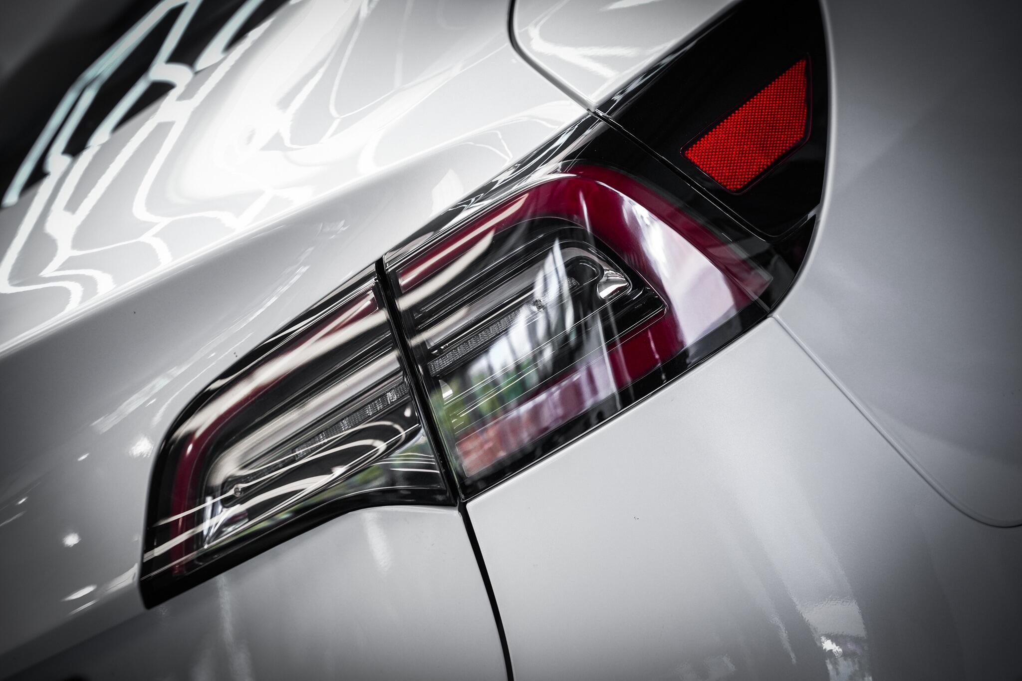 Tesla Model 3 view 40