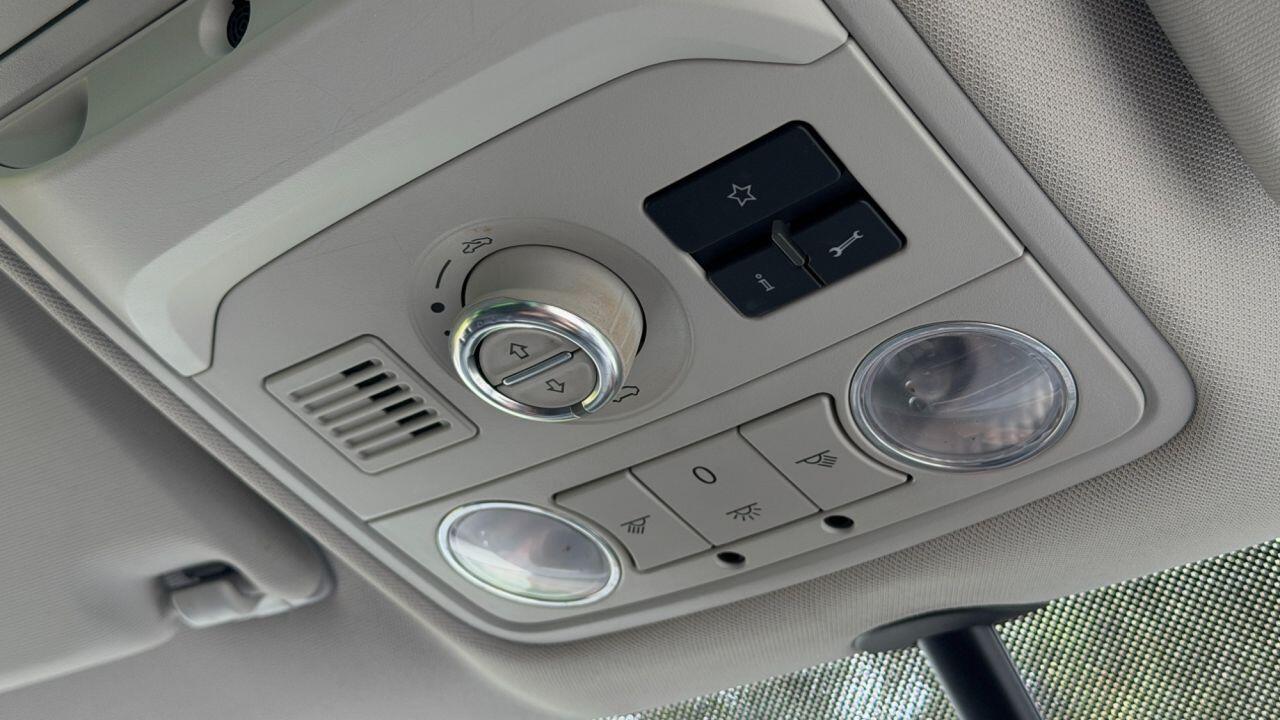 Volkswagen Tiguan view 32