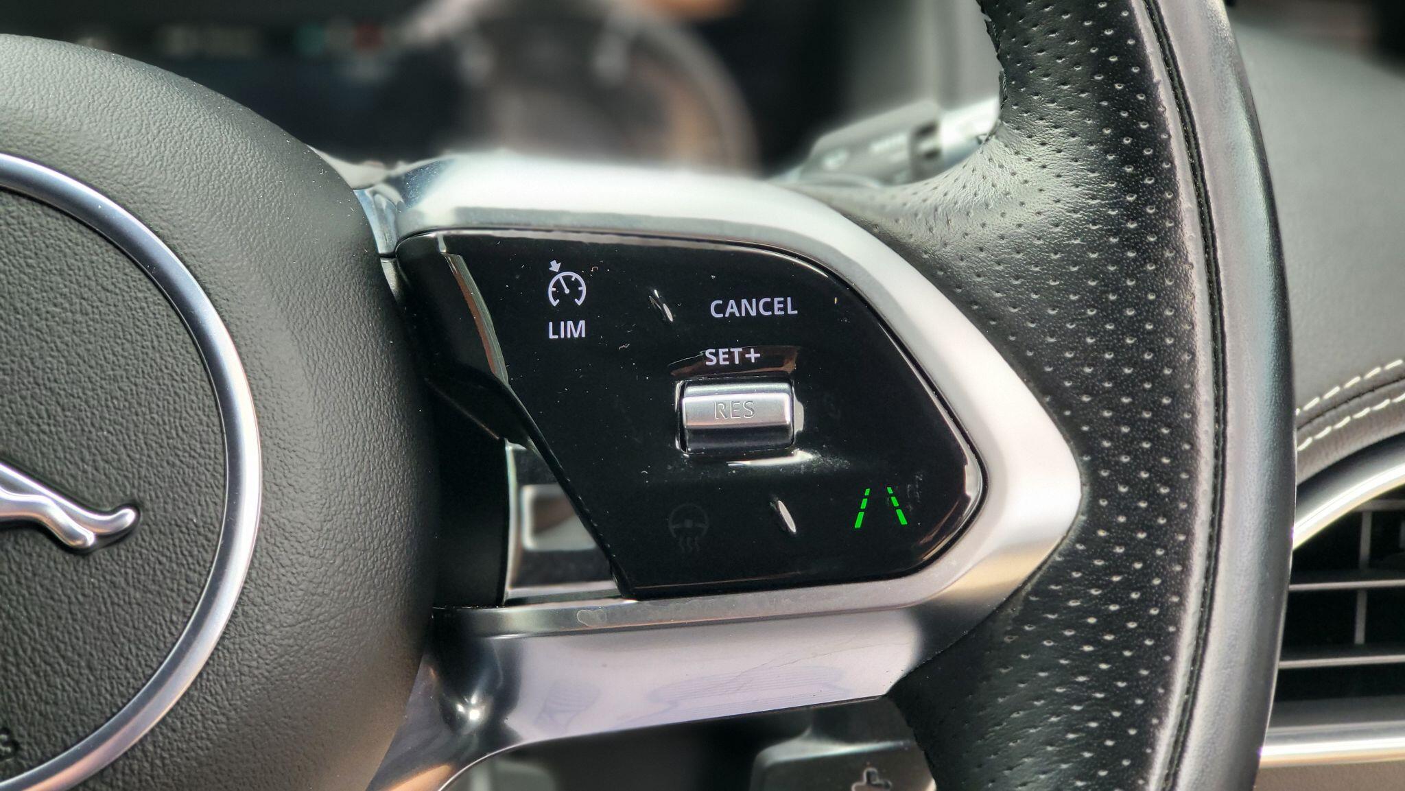 Jaguar Xe view 17