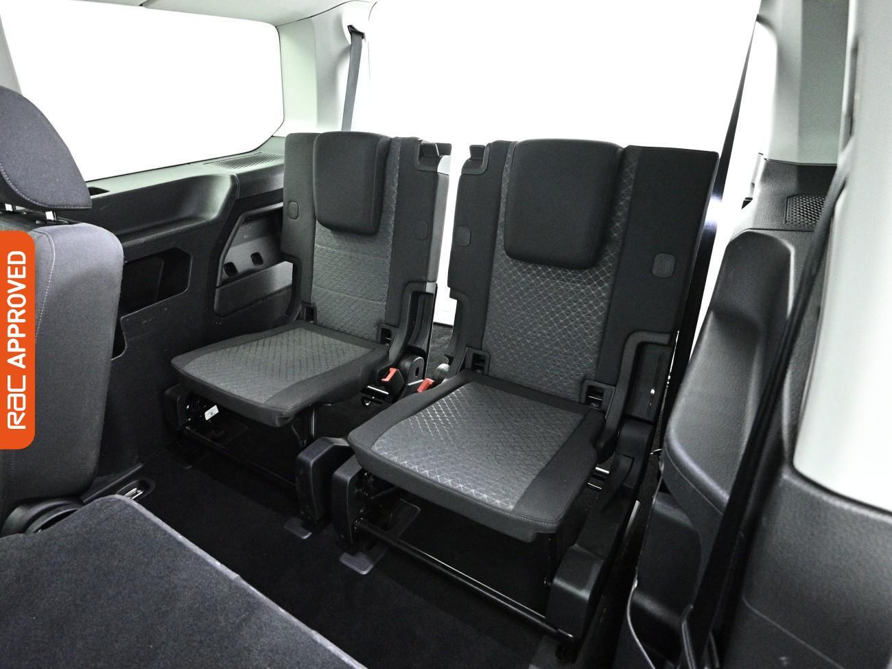 Ford Grand Tourneo Connect view 25