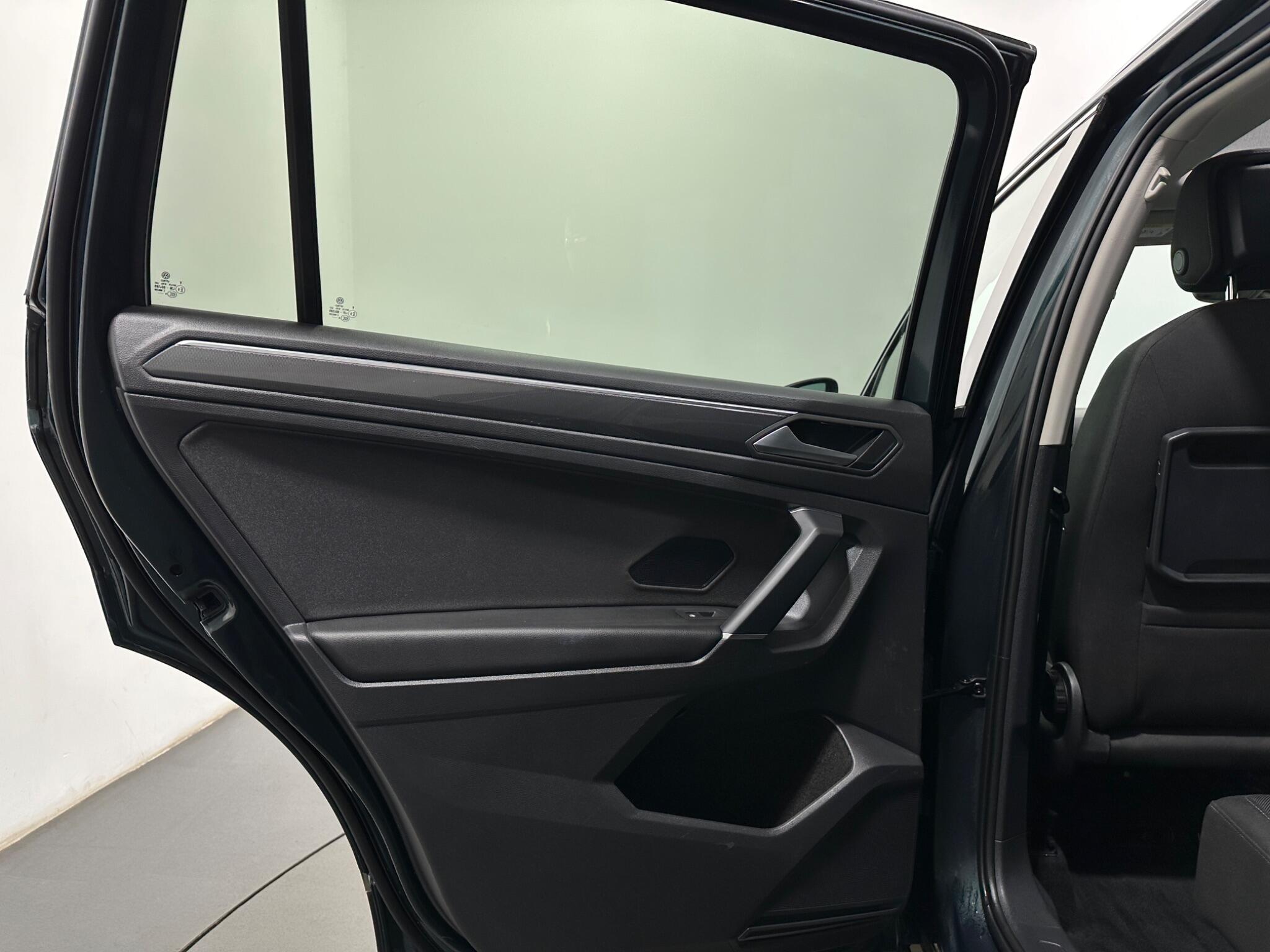 Volkswagen Tiguan Allspace view 40