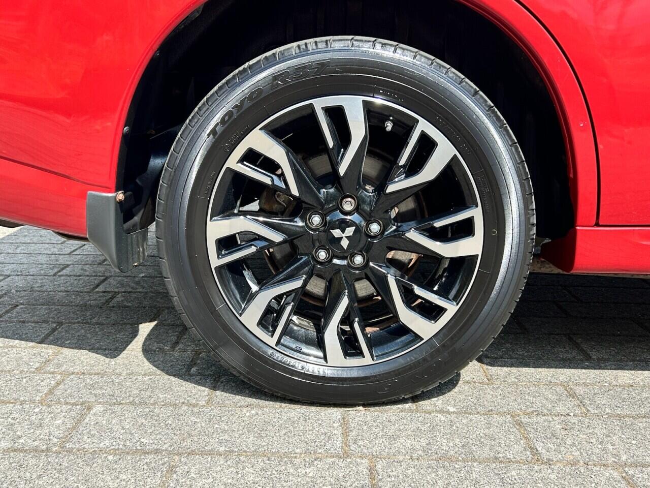 Mitsubishi Outlander view 38