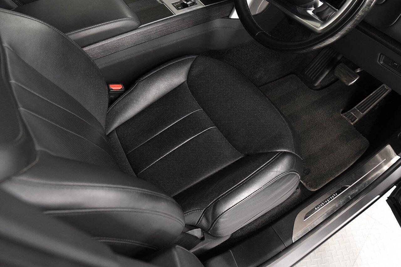 Land Rover Range Rover view 10