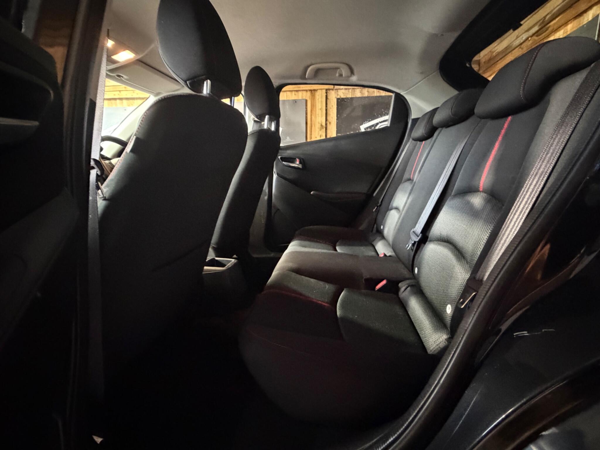 Mazda Mazda2 view 27