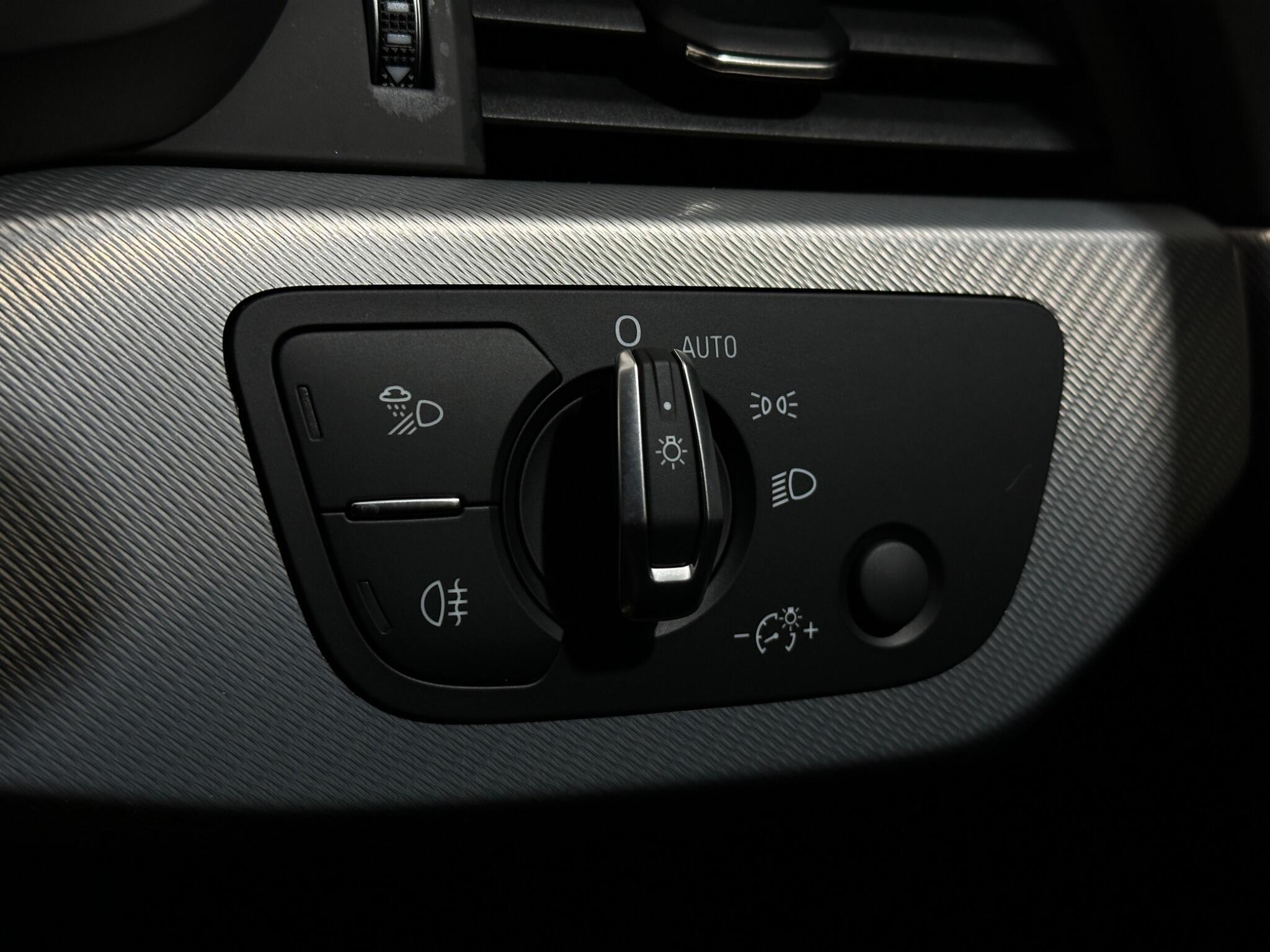 Audi A4 view 18