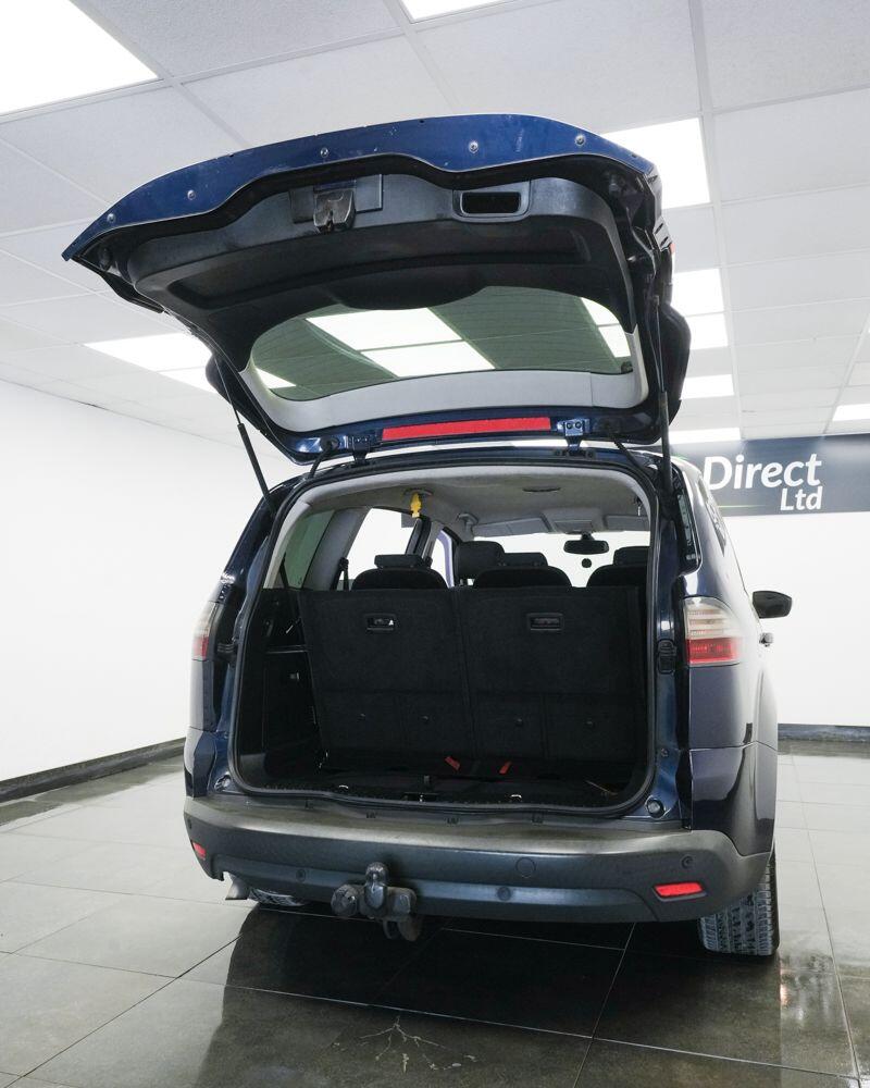 Ford S-Max view 8