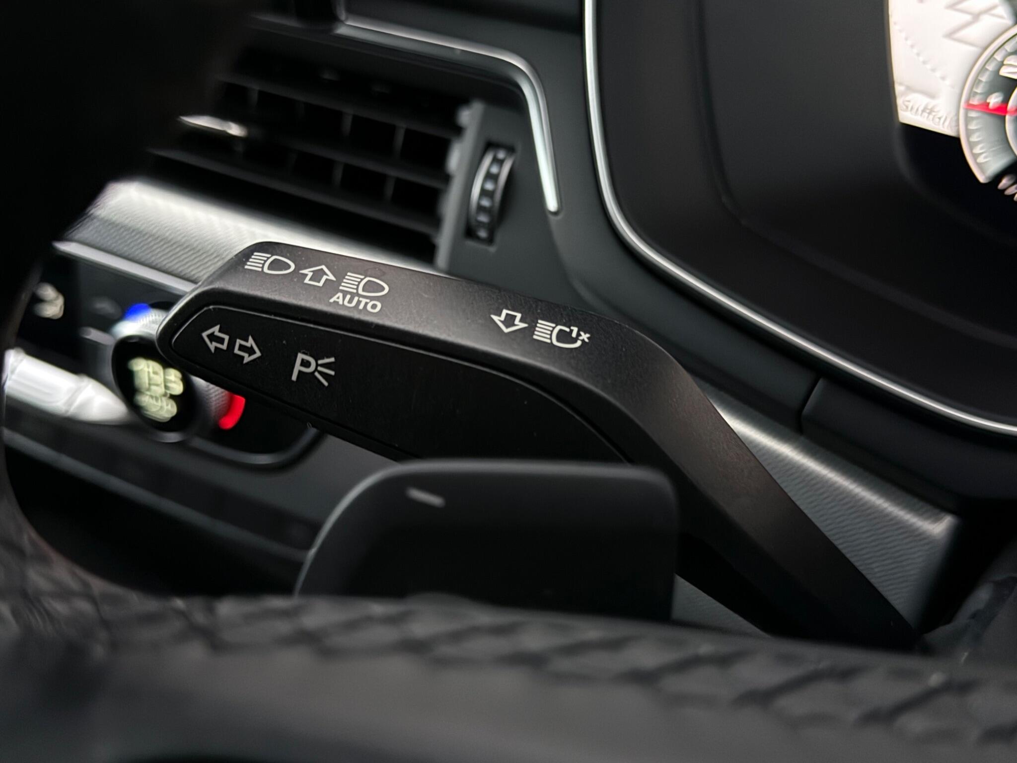 Audi A4 view 16
