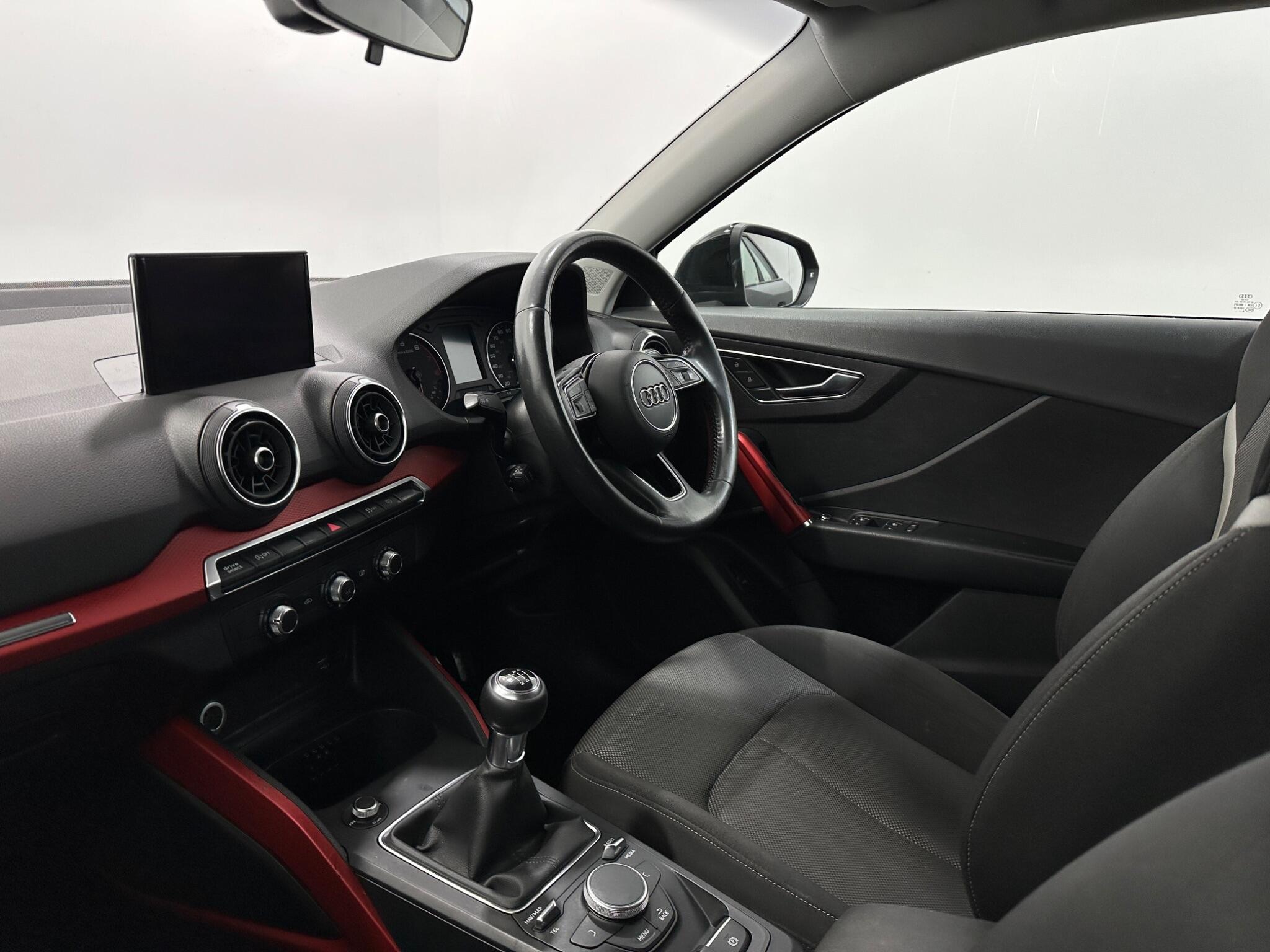Audi Q2 view 31