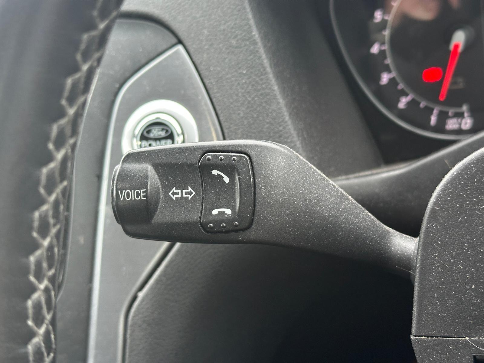 Ford Mondeo view 19