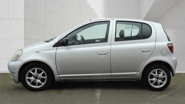 Toyota Yaris view 6