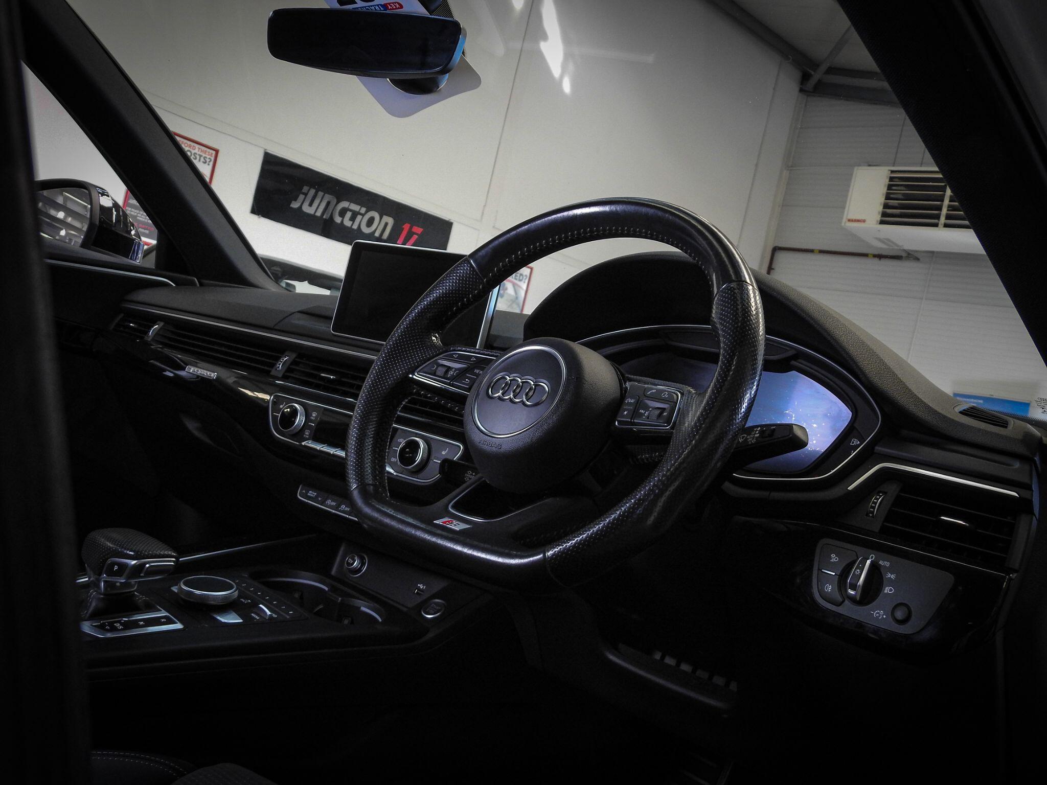 Audi A4 view 24