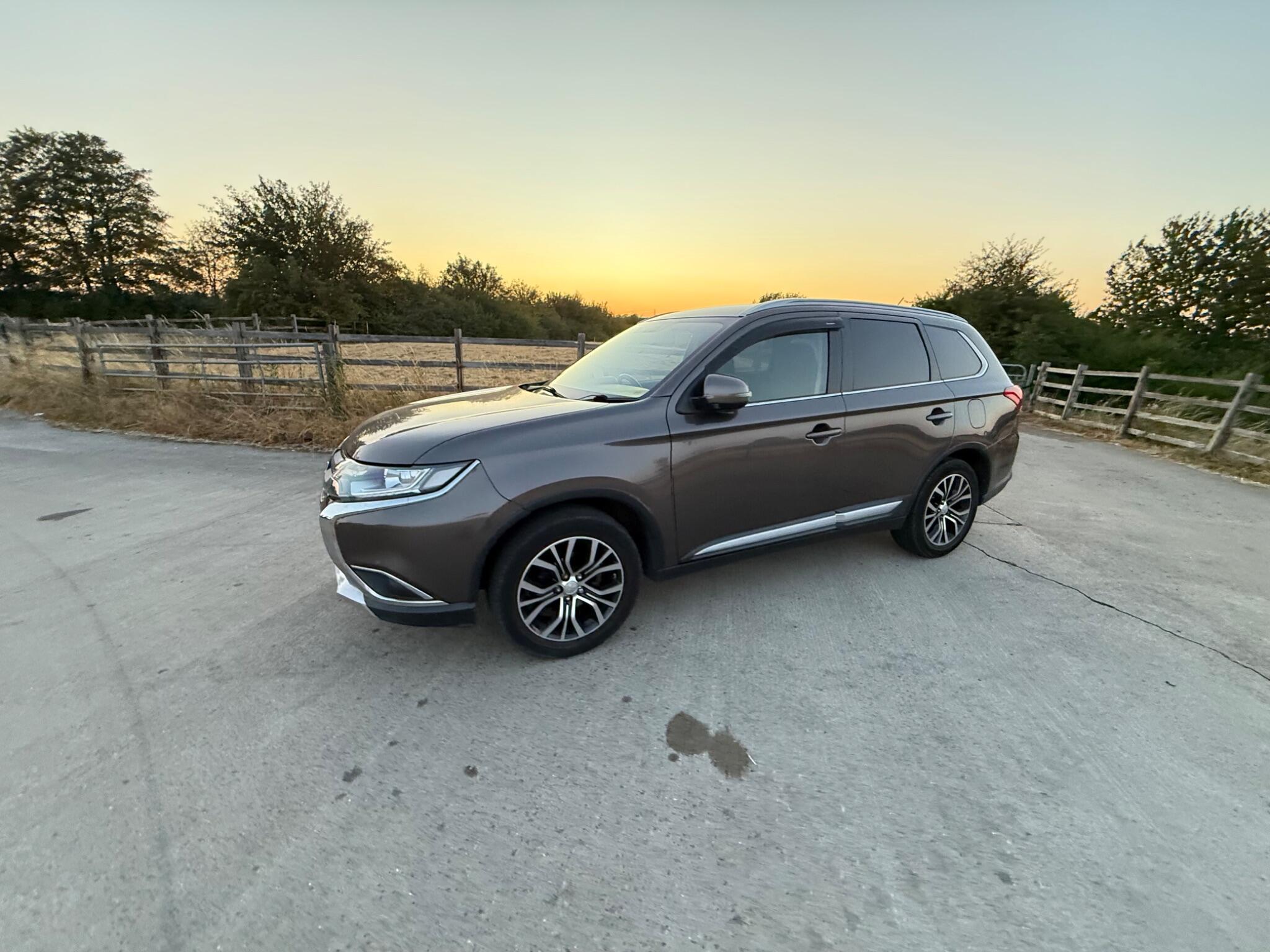 Mitsubishi Outlander 2.2 DI-D GX3 SUV 5dr Diesel Manual 4WD Euro 6 (s/s) (147 ps) — photo 7 of 90