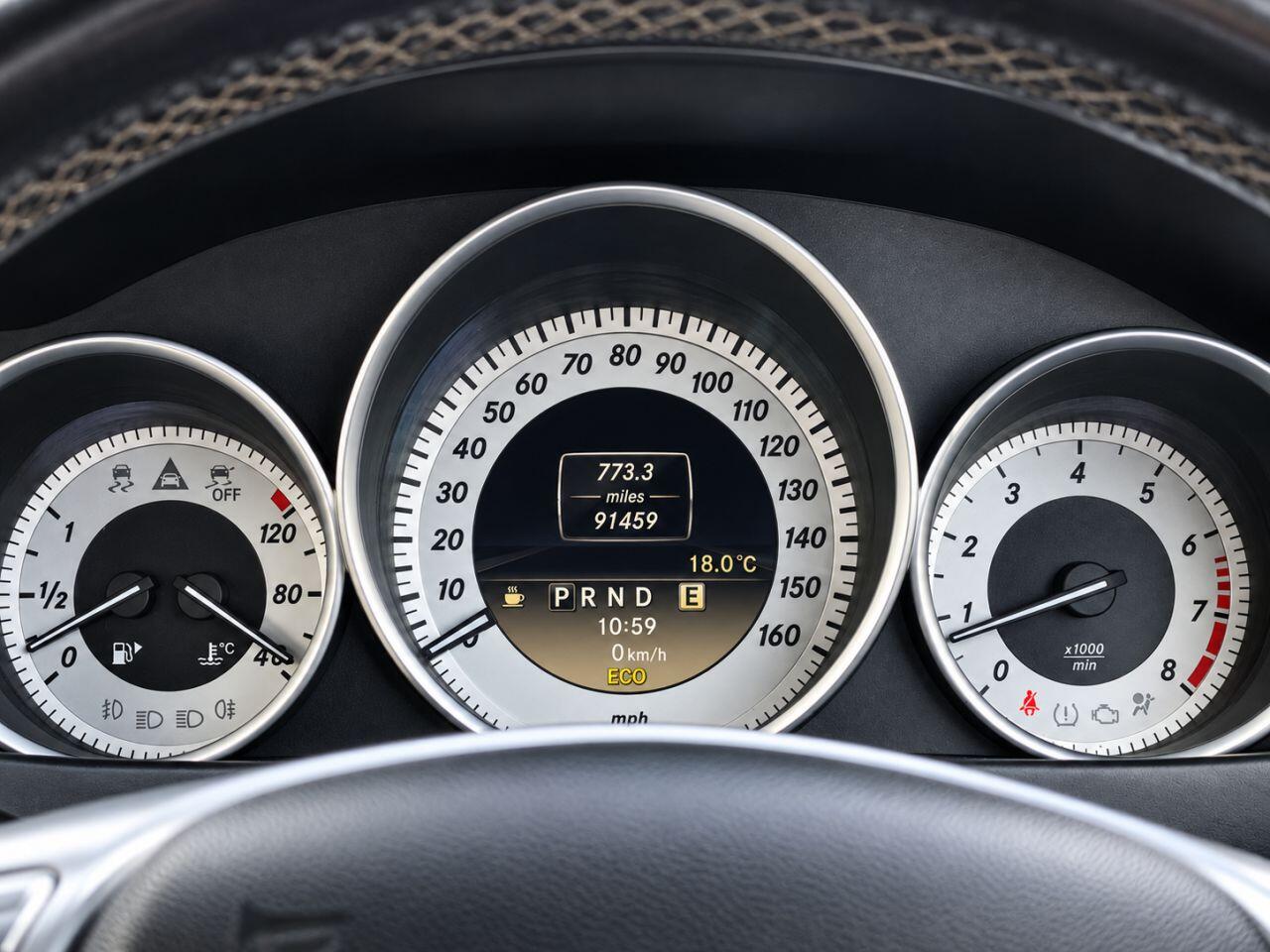Mercedes-Benz C-Class view 23