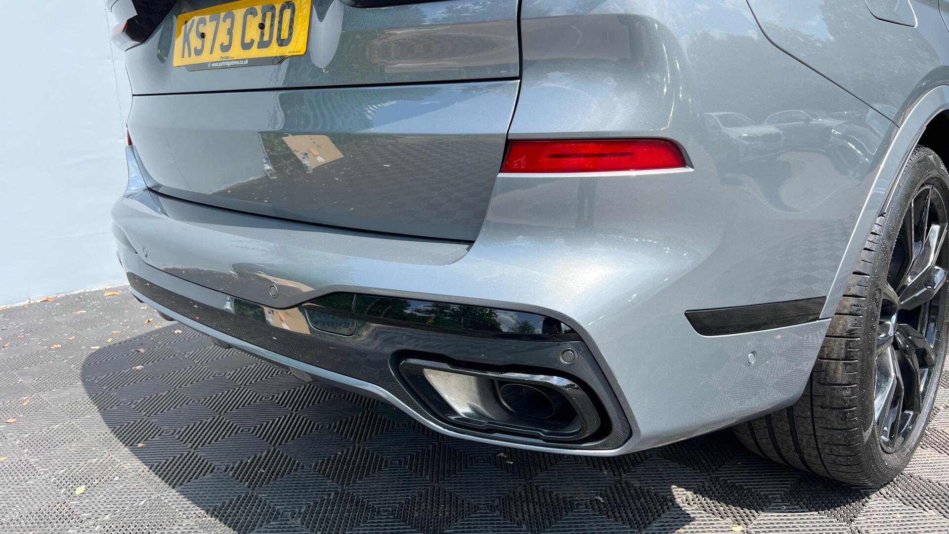 BMW X7 view 28