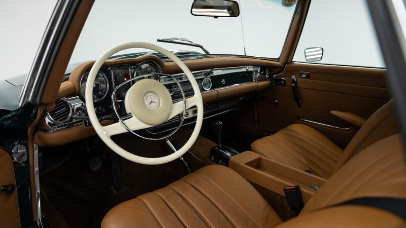 Mercedes-Benz SL view 21