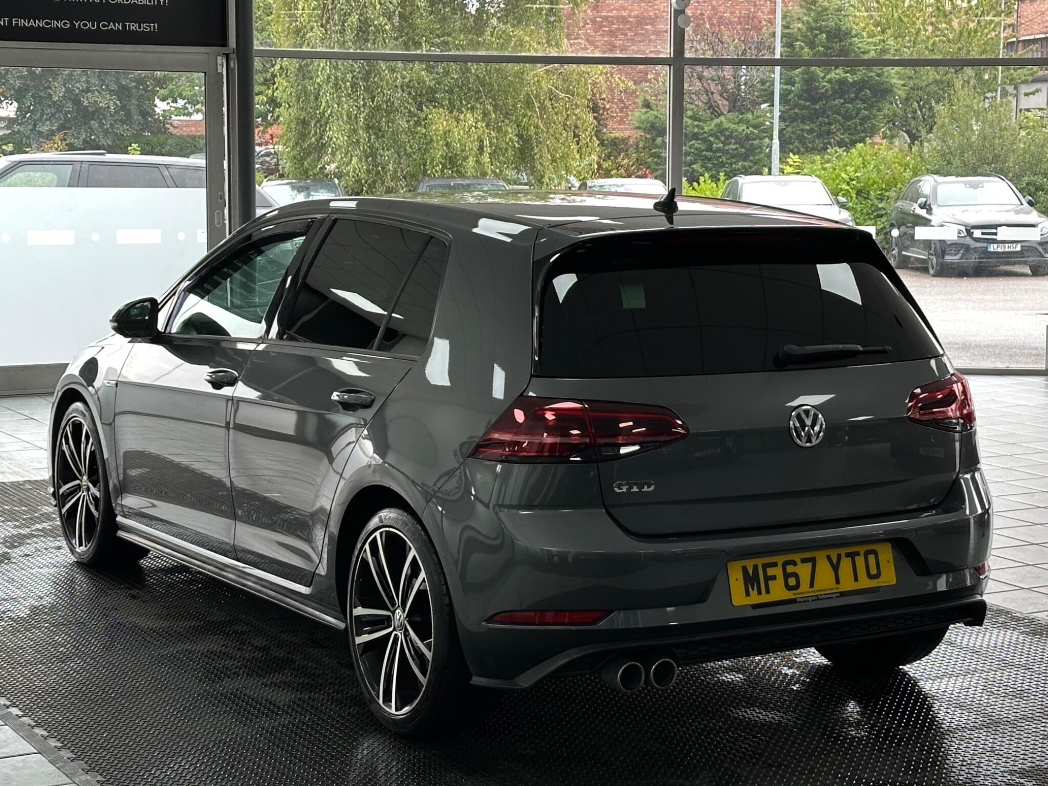 Volkswagen Golf view 11