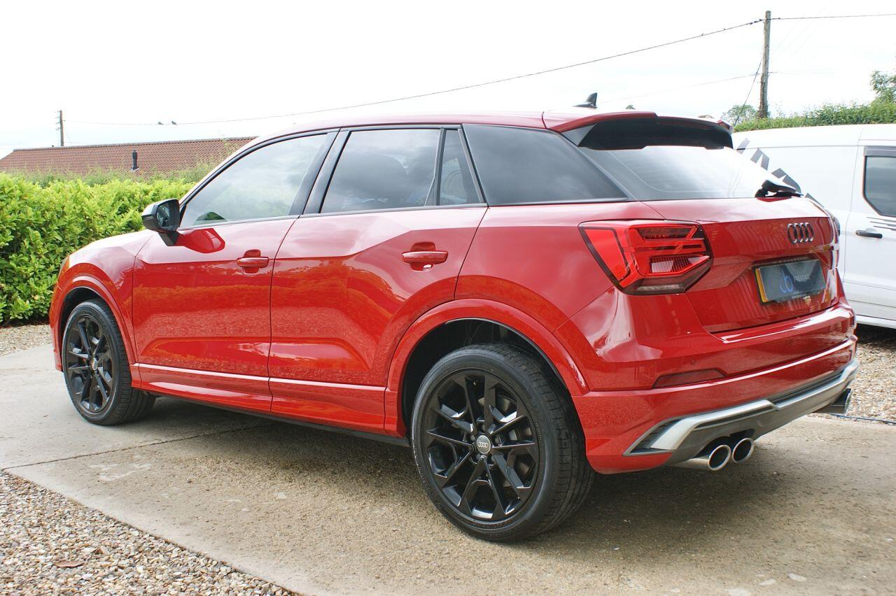 Audi SQ2 view 20