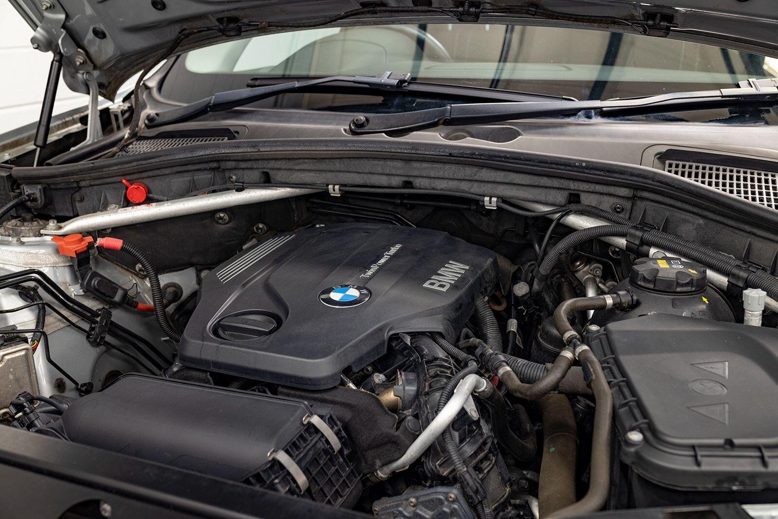 BMW X3 view 11