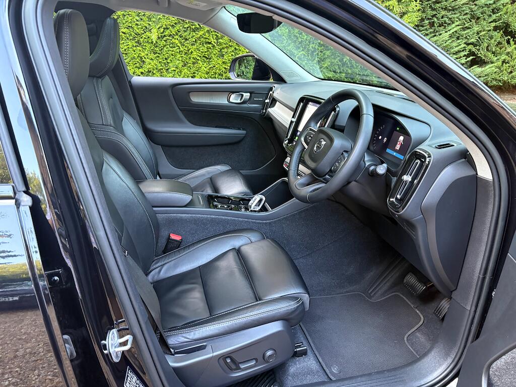 Volvo XC40 view 6