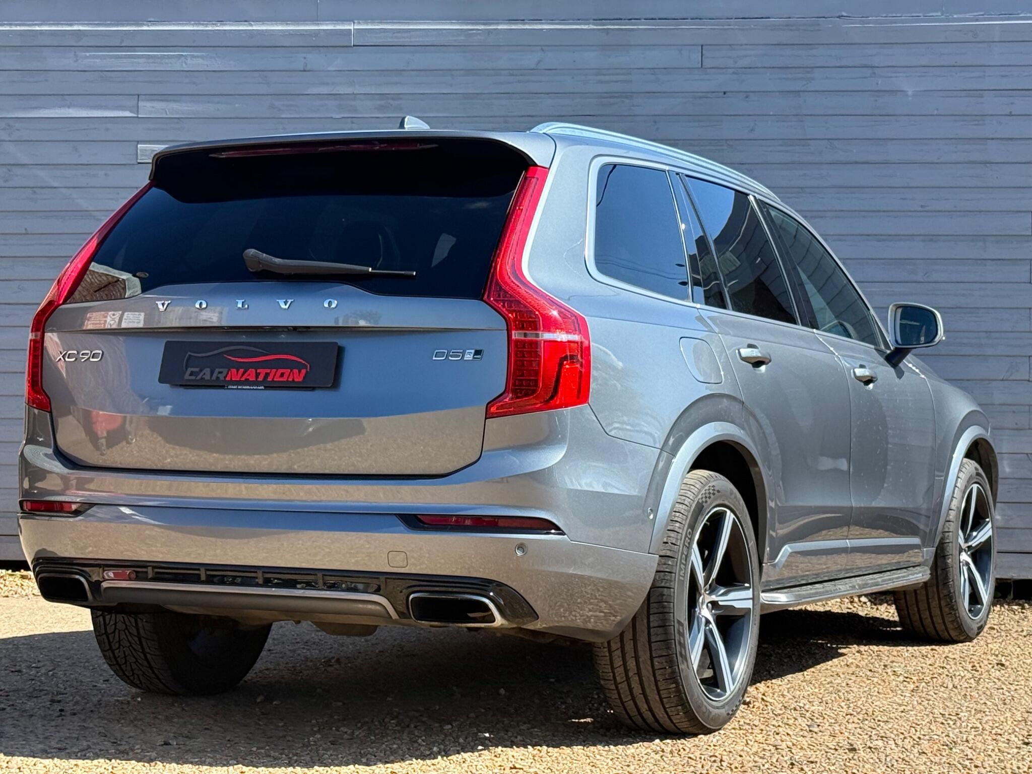 Volvo XC90 view 11